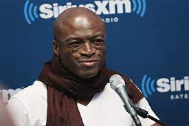 What Happened to Seal’s Face: Unraveling the Mystery Behind the Iconic Singer’s Facial Scars