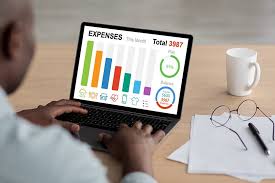 Simple Tips for Tracking Expenses and Managing Invoices